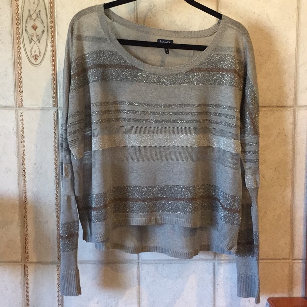 Splendid light weight sweater
